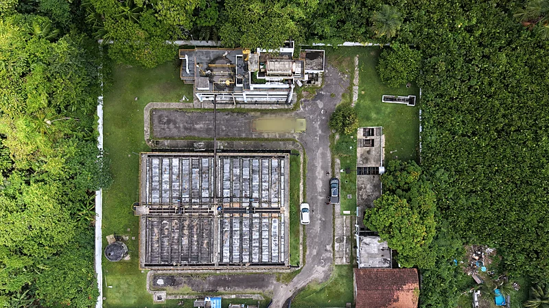 Estação de tratamento existente vista de drone, durante levantamento técnico