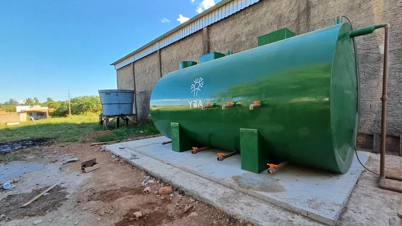 ETE em PRFV instalada em campo